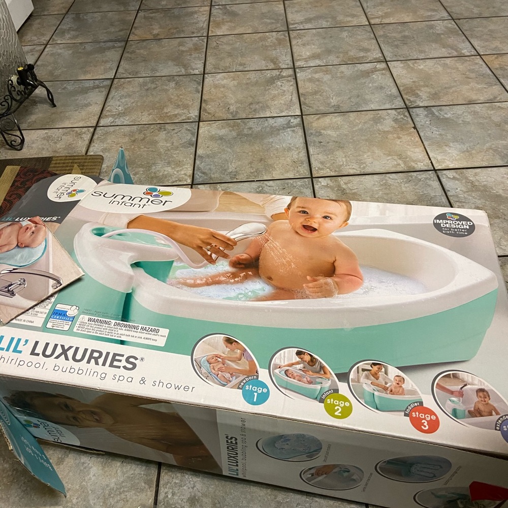 Baby whirlpool bathtub